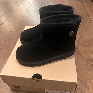 UGG *NEW* Classic Jona Mini Boot - Black Suede - SIZE 11
